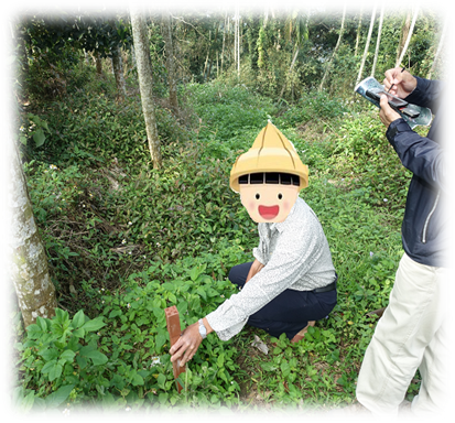 申請人與地政人員現場鑑界